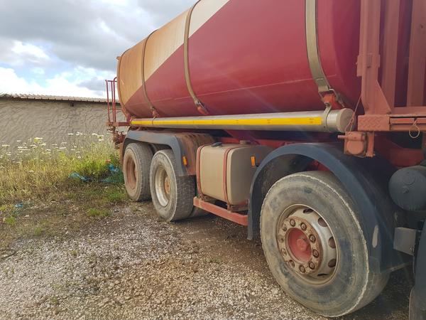 85#4479 Autocisterne Iveco e autocarro Daily in vendita - foto 5