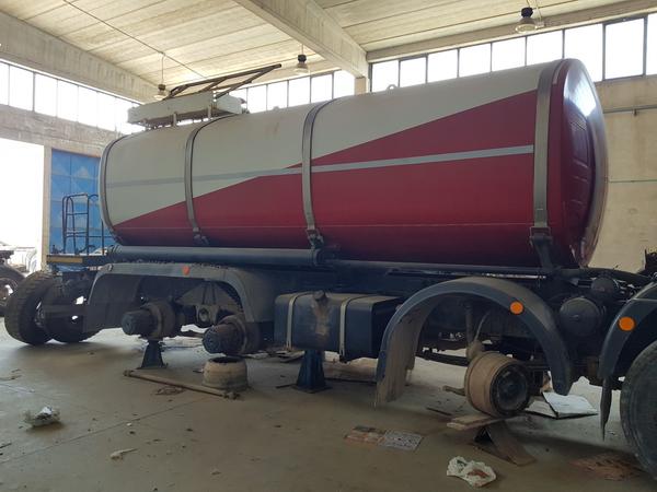 85#4479 Autocisterne Iveco e autocarro Daily in vendita - foto 18