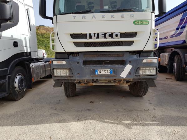 87#4479 Camion Iveco Trakker in vendita - foto 3