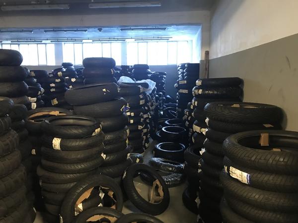 1#4485 Gomme categoria motocicli e ciclomotori in vendita - foto 3