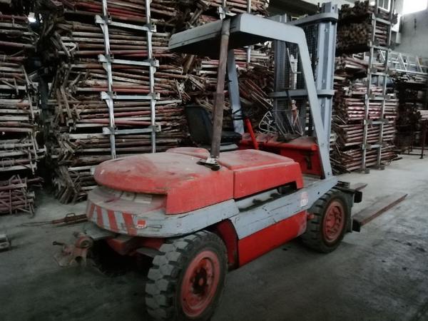 Carrelli elevatori in vendita