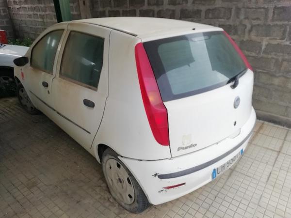9#4493 Autocarro Fiat Punto Van in vendita - foto 2