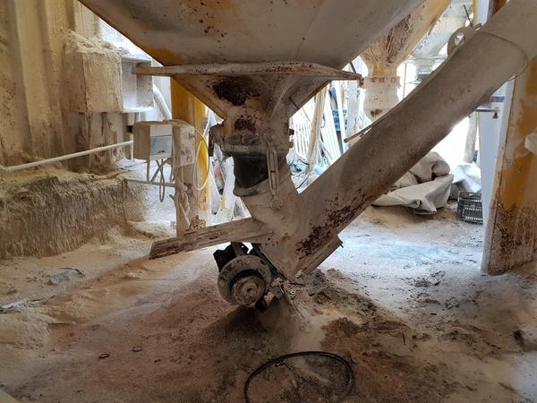 2#4499 Impianto di miscelazione e stoccaggio materie prime e prodotti finiti in vendita - foto 4