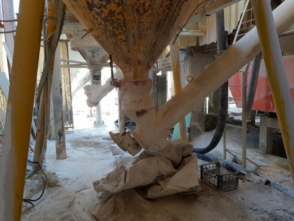 2#4499 Impianto di miscelazione e stoccaggio materie prime e prodotti finiti in vendita - foto 5