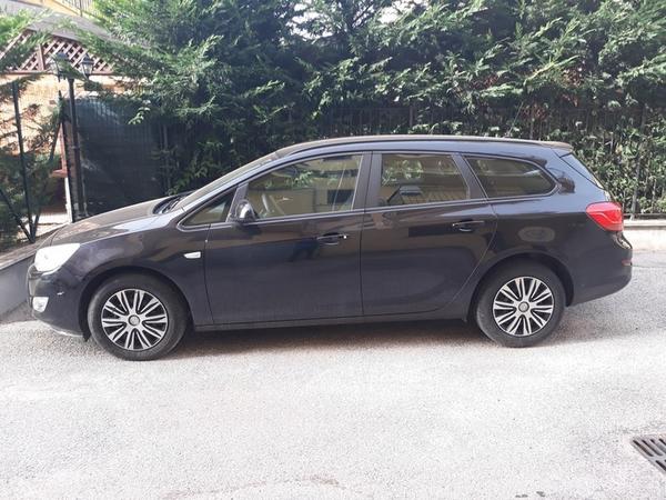4#4502 Autovettura Opel Astra Sports Tourer in vendita - foto 1