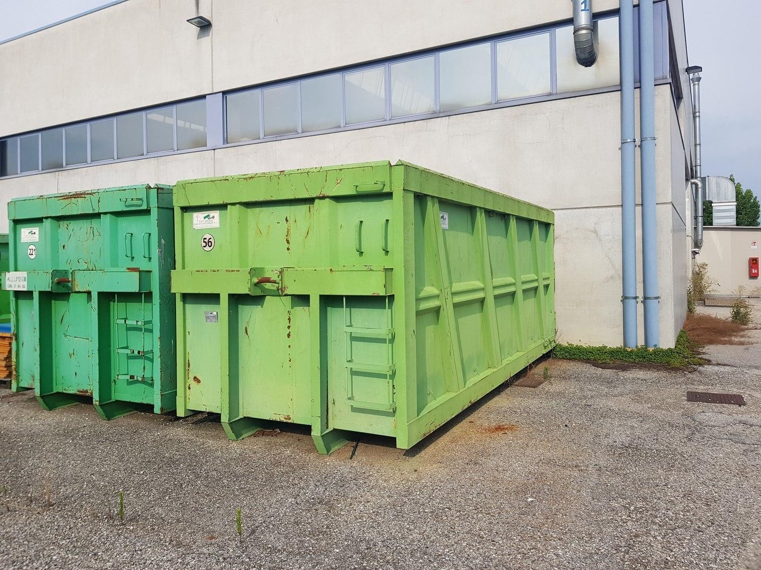 Lot Locatelli rolloff bed