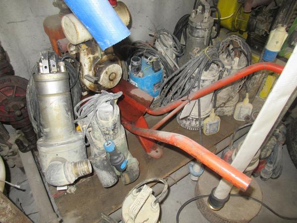 23#4507 Pompe elettriche e staffe in metallo zincato in vendita - foto 12