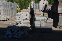 Bricks and tiles - Lot 0 (Auction 45160)