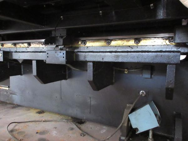 24#4517 Punzonatrice automatica Amada in vendita - foto 8