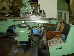 Remac knee type milling machine - Lot 20 (Auction 4519)
