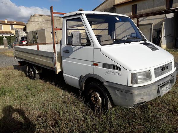 3#4529 Autocarro Iveco Daily in vendita - foto 2