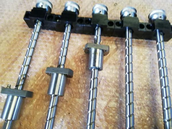 34#4533 Supporti Nsk e vite completa Pss in vendita - foto 1