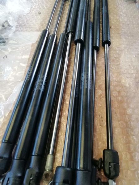 43#4533 Cerniere per porte e molle a gas in vendita - foto 2