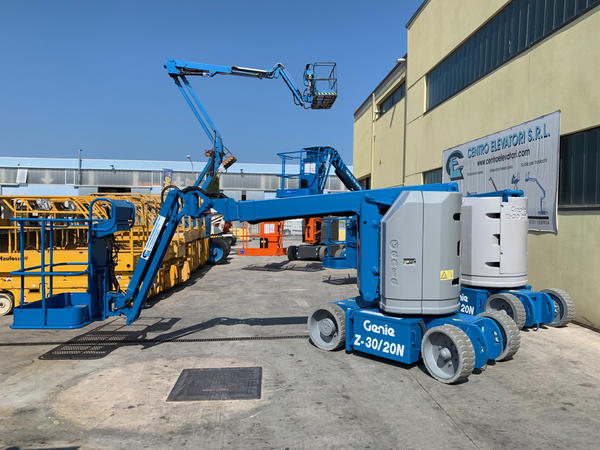 2#4535 Piattaforma semovente girevole articolata Genie z-30/20n in vendita - foto 13