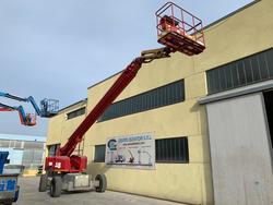 Piattaforma telescopica semovente Genie s-85 - Lotto 6 (Asta 4535)
