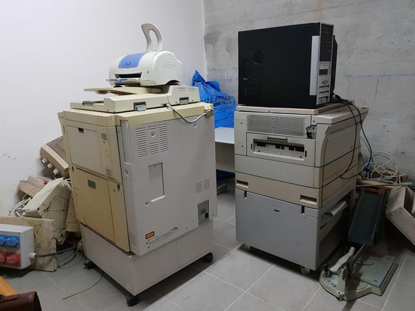 2#4547 Arredi e attrezzatura da ufficio in vendita - foto 1