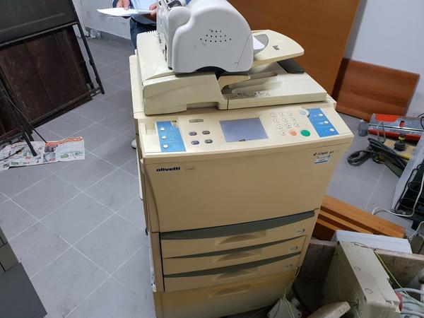 2#4547 Arredi e attrezzatura da ufficio in vendita - foto 7