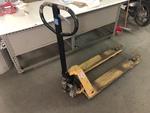 Image 4 - Manual pallet trucks and and Toyota forklift - Lot 4 (Auction 4548)