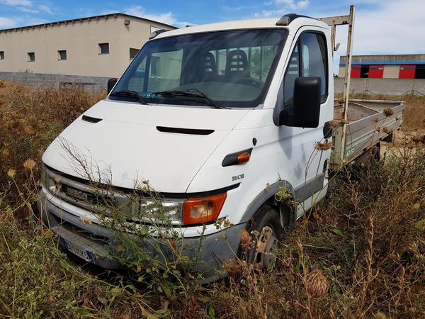 29#4551 Autoveicolo Iveco in vendita - foto 1