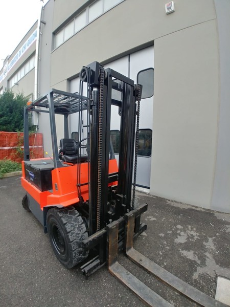 6#4558 Carrello elevatore elettrico Om E50N in vendita - foto 2