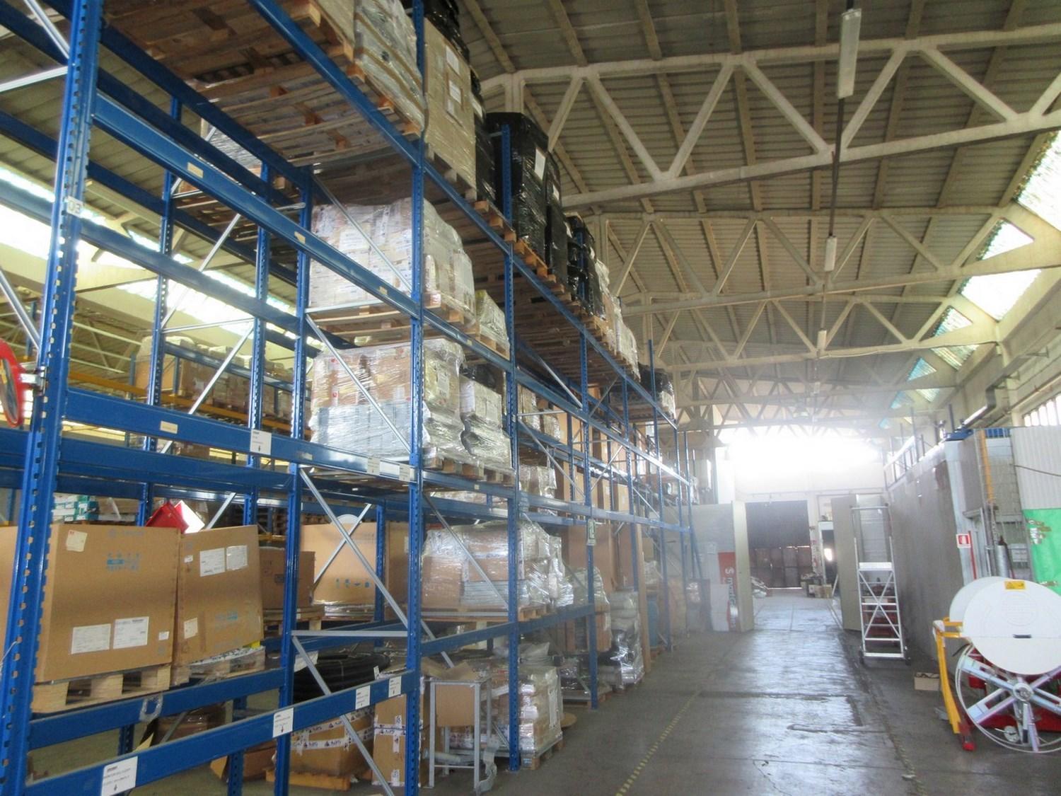 Lot Industrial shelving