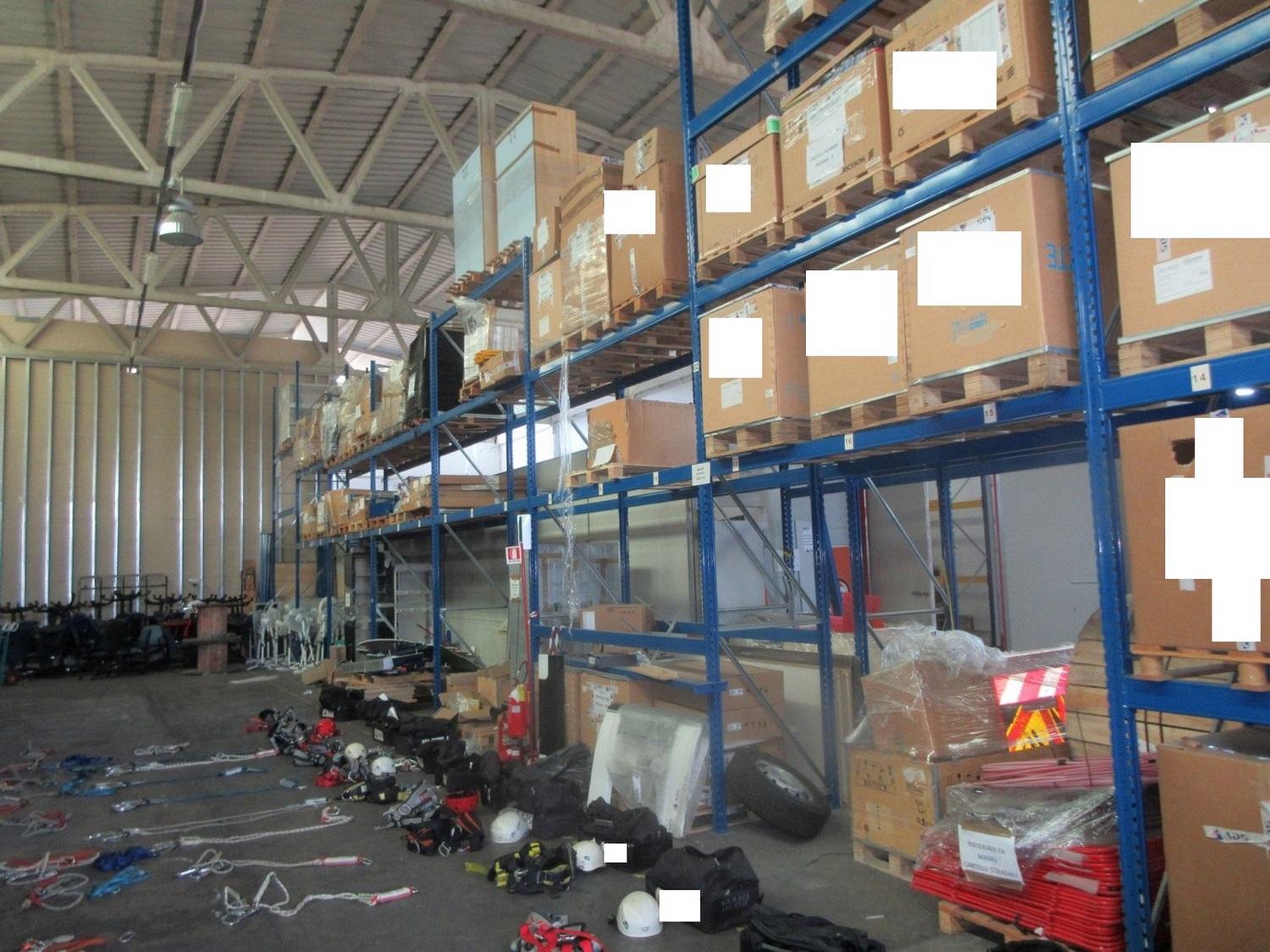 Lot Industrial shelving