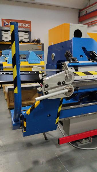 1#4562 Piegatrice Variobend a doppia bandiera semiautomatica in vendita - foto 2