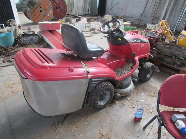 5#4569 Trattorino tagliaerba Honda e attrezzature per cantiere edile in vendita - foto 25