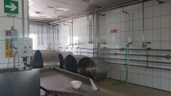 1#4590 Cisterna refrigerante Frigomilk e attrezzature per caseificio in vendita - foto 24