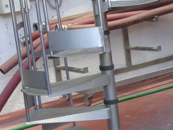 1#45980 Ramo di azienda dedita alla produzione e commercio di vini e prodotti liquorosi in vendita - foto 81