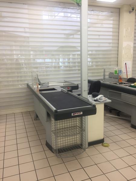 12#4603 Mobili cassa Intrac in vendita - foto 2