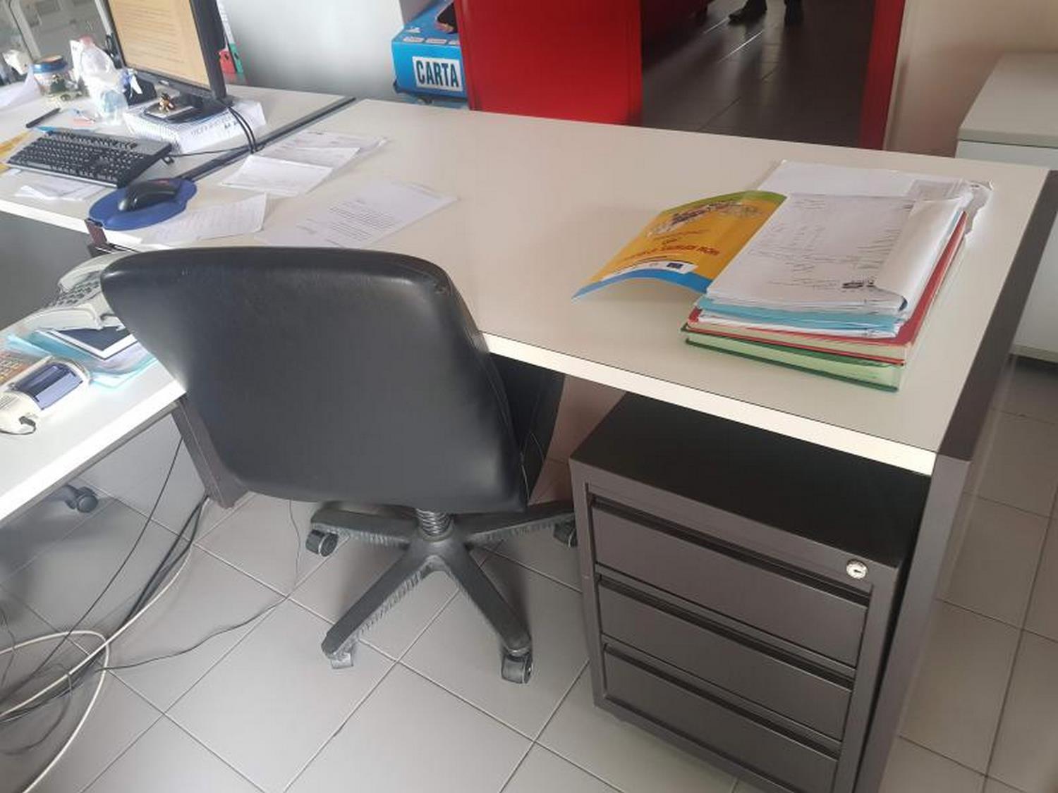 Lot Office furniture