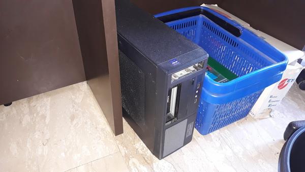 3#4617 Arredamento e macchine elettroniche per punto vendita in vendita - foto 3