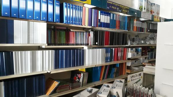 3#4617 Arredamento e macchine elettroniche per punto vendita in vendita - foto 56