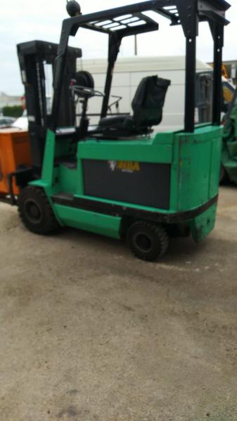 2#4626 Carrello elevatore Clark EP 26 in vendita - foto 2
