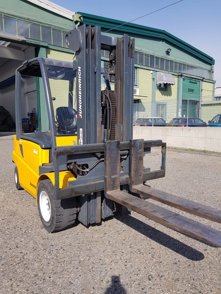 7#4628 Carrello elevatore Jungheinrich EFG550 in vendita - foto 3