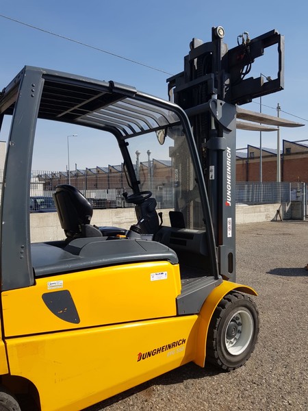 7#4628 Carrello elevatore Jungheinrich EFG550 in vendita - foto 4