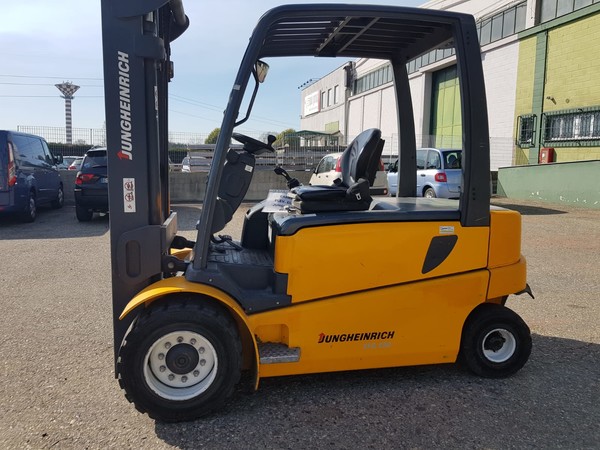 7#4628 Carrello elevatore Jungheinrich EFG550 in vendita - foto 6