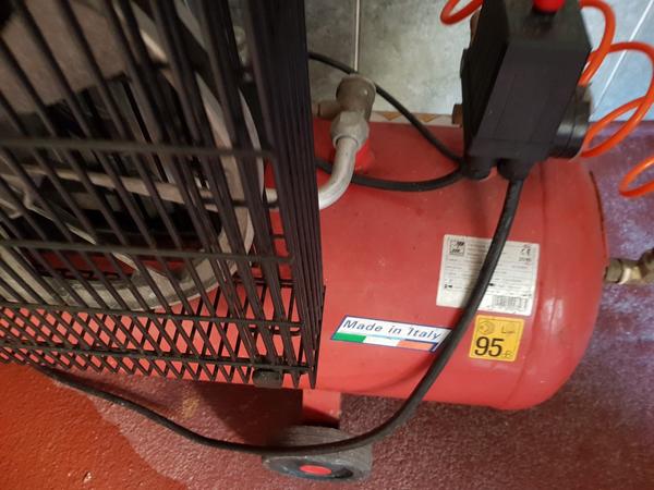 31#46310 Attrezzature e banchi lavoro in vendita - foto 23