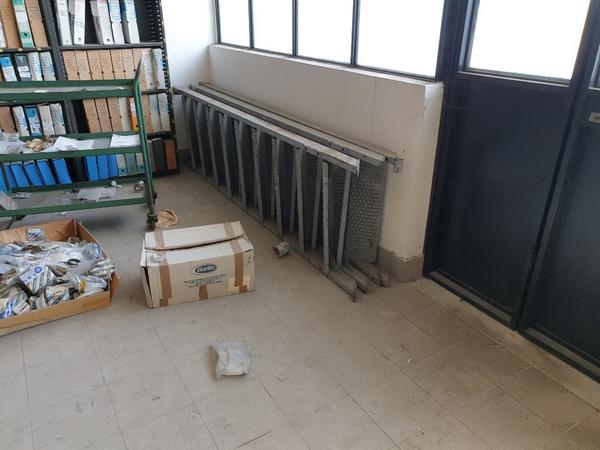21#4637 Scaffalatura e banconi in vendita - foto 8