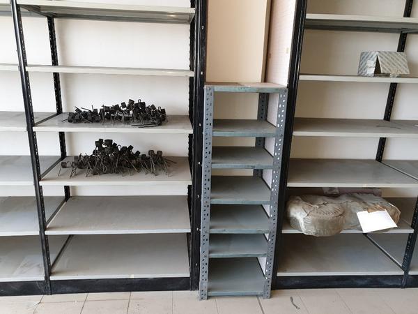 21#4637 Scaffalatura e banconi in vendita - foto 10