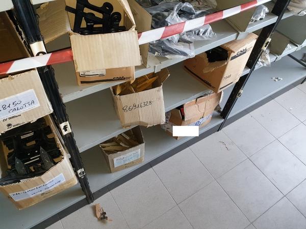 24#4637 Ricambi per trattori e macchine movimento terra in vendita - foto 32