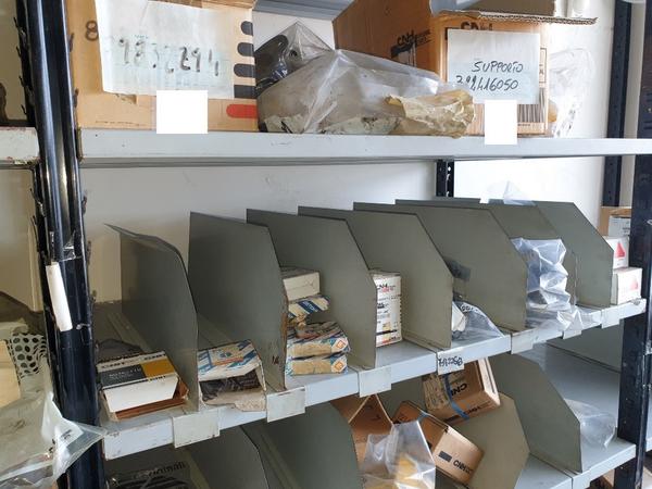24#4637 Ricambi per trattori e macchine movimento terra in vendita - foto 34