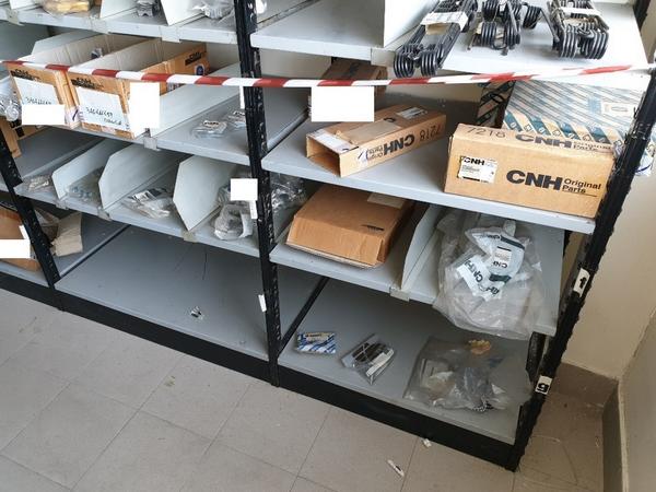 24#4637 Ricambi per trattori e macchine movimento terra in vendita - foto 37