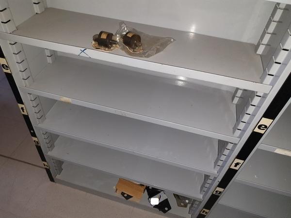32#4637 Scaffalatura modulare per magazzino ricambi in vendita - foto 4