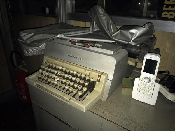 35#4637 Arredamento punti vendita e da ufficio in vendita - foto 17