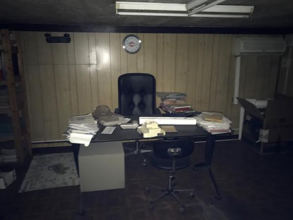 35#4637 Arredamento punti vendita e da ufficio in vendita - foto 23