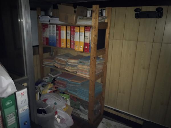 35#4637 Arredamento punti vendita e da ufficio in vendita - foto 25