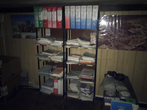 35#4637 Arredamento punti vendita e da ufficio in vendita - foto 30