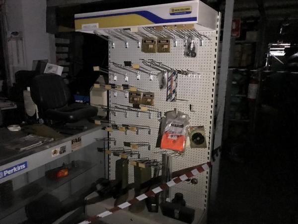 35#4637 Arredamento punti vendita e da ufficio in vendita - foto 36